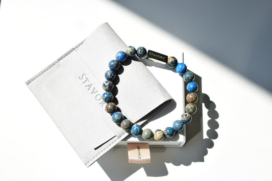 Stavory blue imperial stone met zilveren kraal prosperity armband